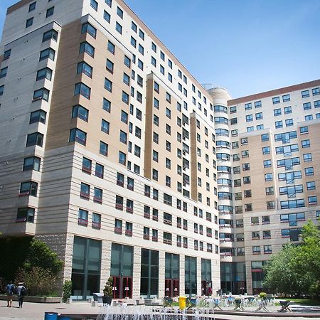 Toronto Metropolitan University- Pitman Hall Residence Bagian luar foto