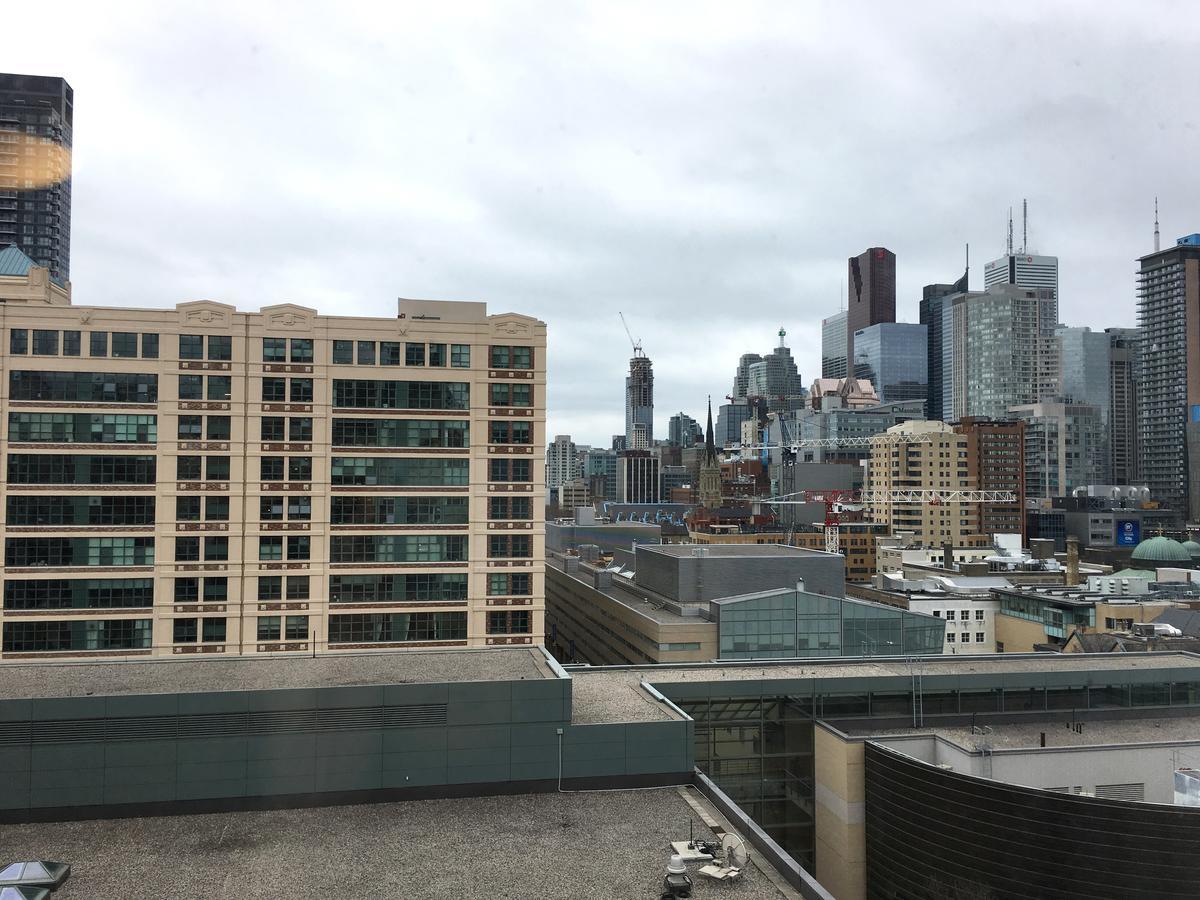 Toronto Metropolitan University- Pitman Hall Residence Bagian luar foto